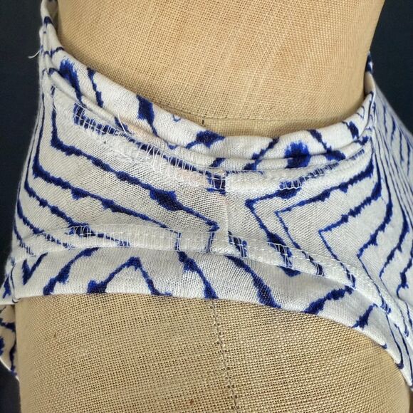 ATHLETA Breezy Tank XXS Arrowhead Stripe Blue White Crewneck Top B41 - Picture 5 of 6